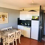 Апартаменты Appartement Cosy A Roquebrune 23 M² Avec Piscine Partagee