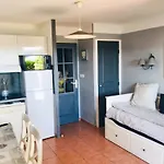 Апартаменты Appartement Cosy A Roquebrune 23 M² Avec Piscine Partagee